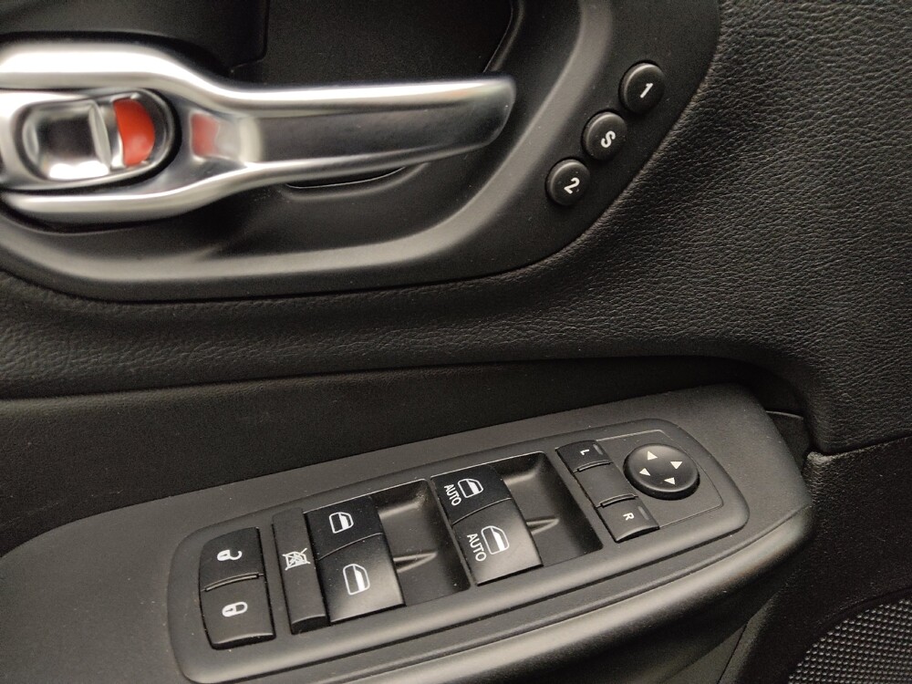 2019 Jeep Cherokee in Albuquerque, NM 87113 - 18097049 27