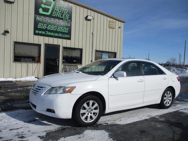 2008 Toyota Camry in Oak Grove, MO 64075 - 18097054