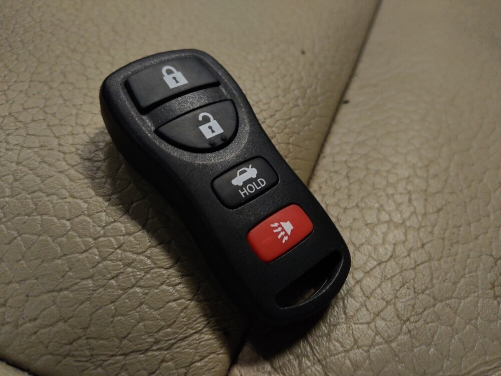 2013 Nissan Titan in Glendale, AZ 85301 - 18097063 32