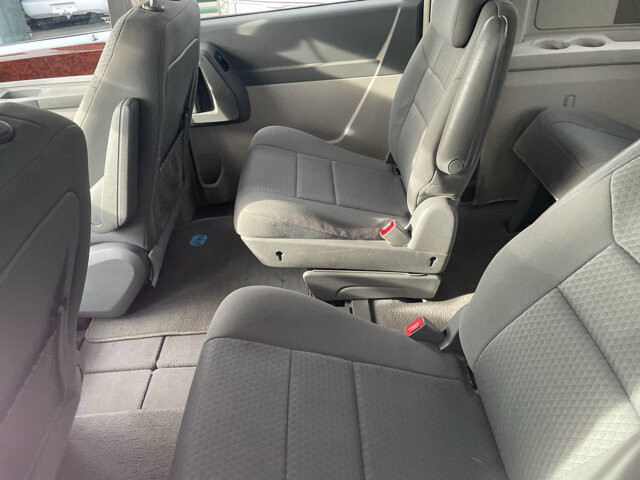 2010 Chrysler Town & Country in Mount Vernon, WA 98273 - 18097069 2