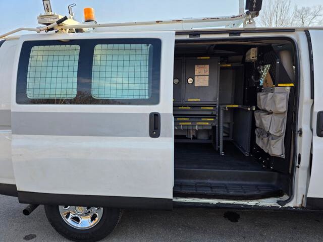 2011 Chevrolet Express 2500 in Blauvelt, NY 10913 - 18097084 47