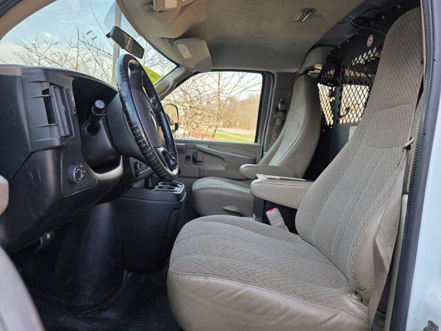 2011 Chevrolet Express 2500 in Blauvelt, NY 10913 - 18097084 11