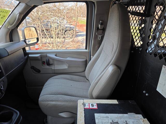 2011 Chevrolet Express 2500 in Blauvelt, NY 10913 - 18097084 25
