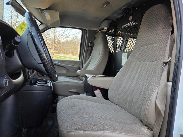 2011 Chevrolet Express 2500 in Blauvelt, NY 10913 - 18097084 12