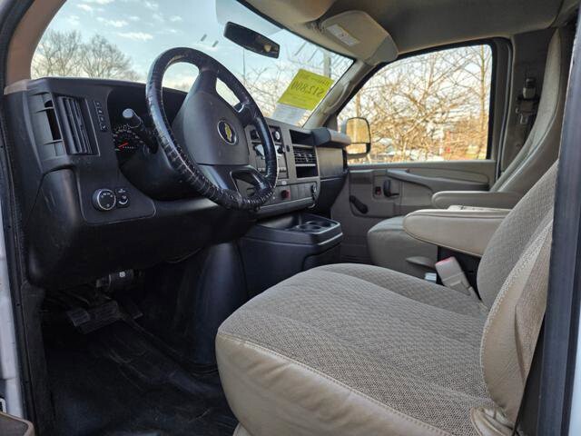 2011 Chevrolet Express 2500 in Blauvelt, NY 10913 - 18097084 10