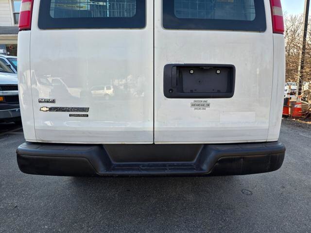 2011 Chevrolet Express 2500 in Blauvelt, NY 10913 - 18097084 44