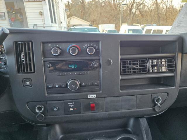 2011 Chevrolet Express 2500 in Blauvelt, NY 10913 - 18097084 17