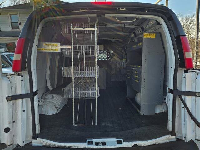 2011 Chevrolet Express 2500 in Blauvelt, NY 10913 - 18097084 32