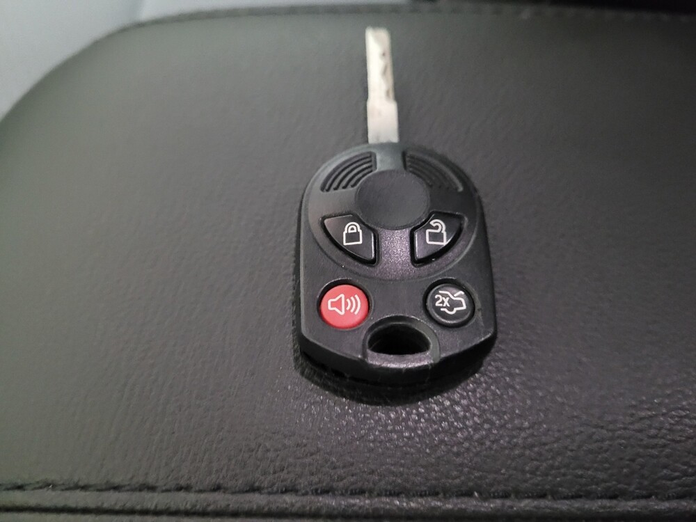 2017 Ford C-MAX in Torrance, CA 90504 - 18097090 32