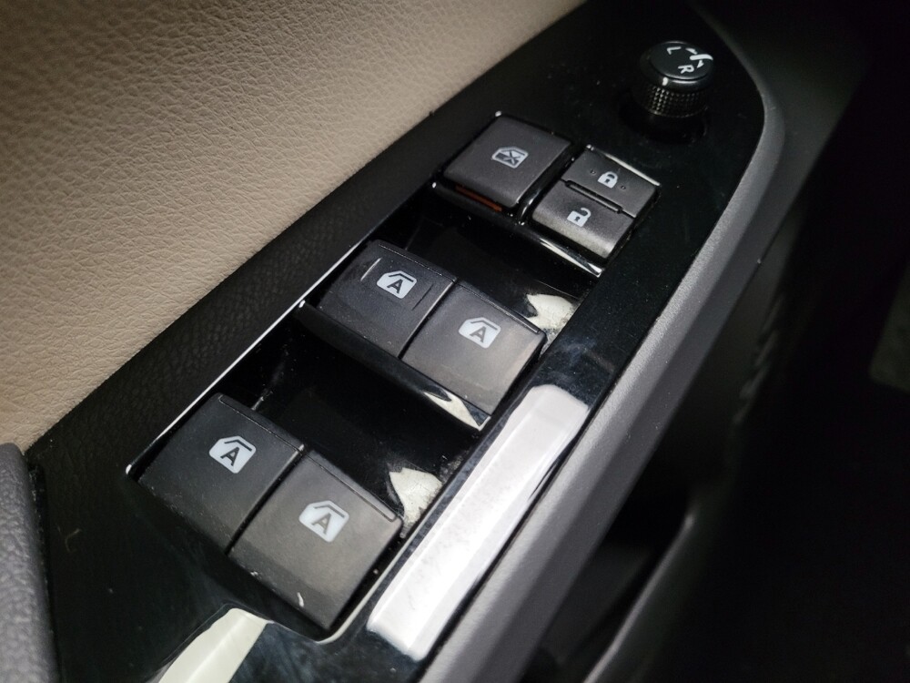 2018 Toyota Prius in Downey, CA 90241 - 18097096 27