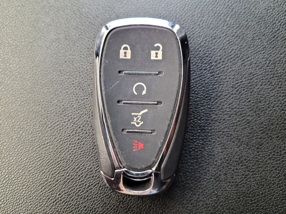 2021 Chevrolet Equinox in Montclair, CA 91763 - 18097100 32