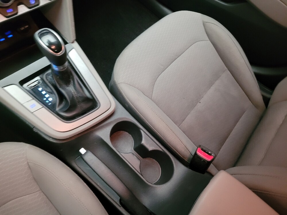 2020 Hyundai Elantra in Bakersfield, CA 93309 - 18097102 26