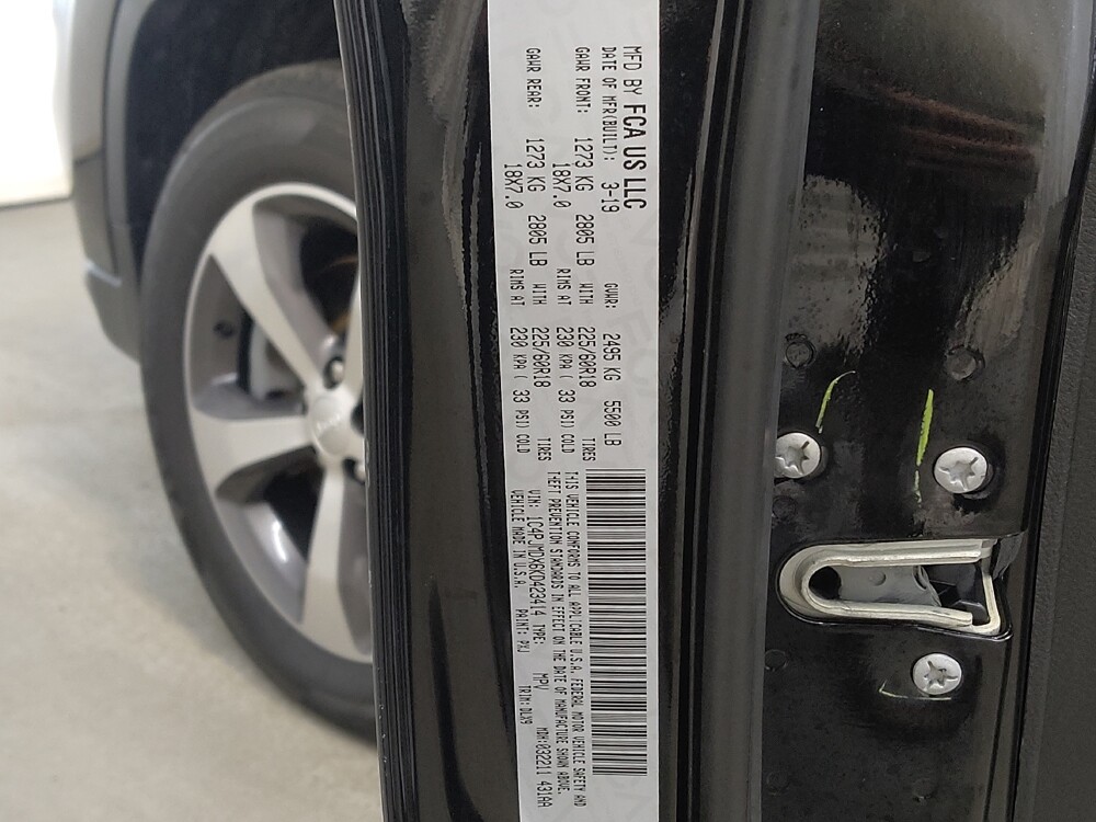 2019 Jeep Cherokee in Fairfield, OH 45014 - 18097112 33