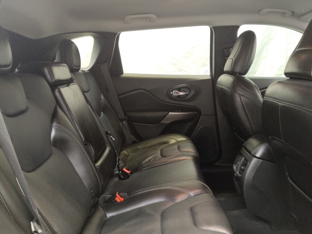 2019 Jeep Cherokee in Fairfield, OH 45014 - 18097112 19