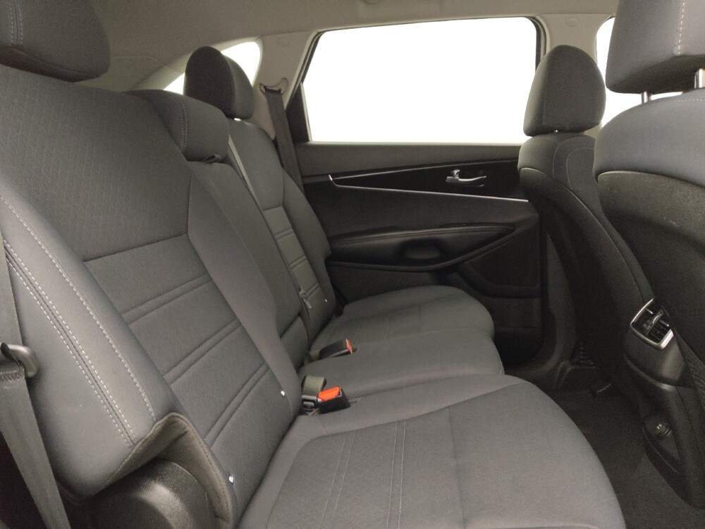 2019 Kia Sorento in Lakewood, CO 80215 - 18097132 19