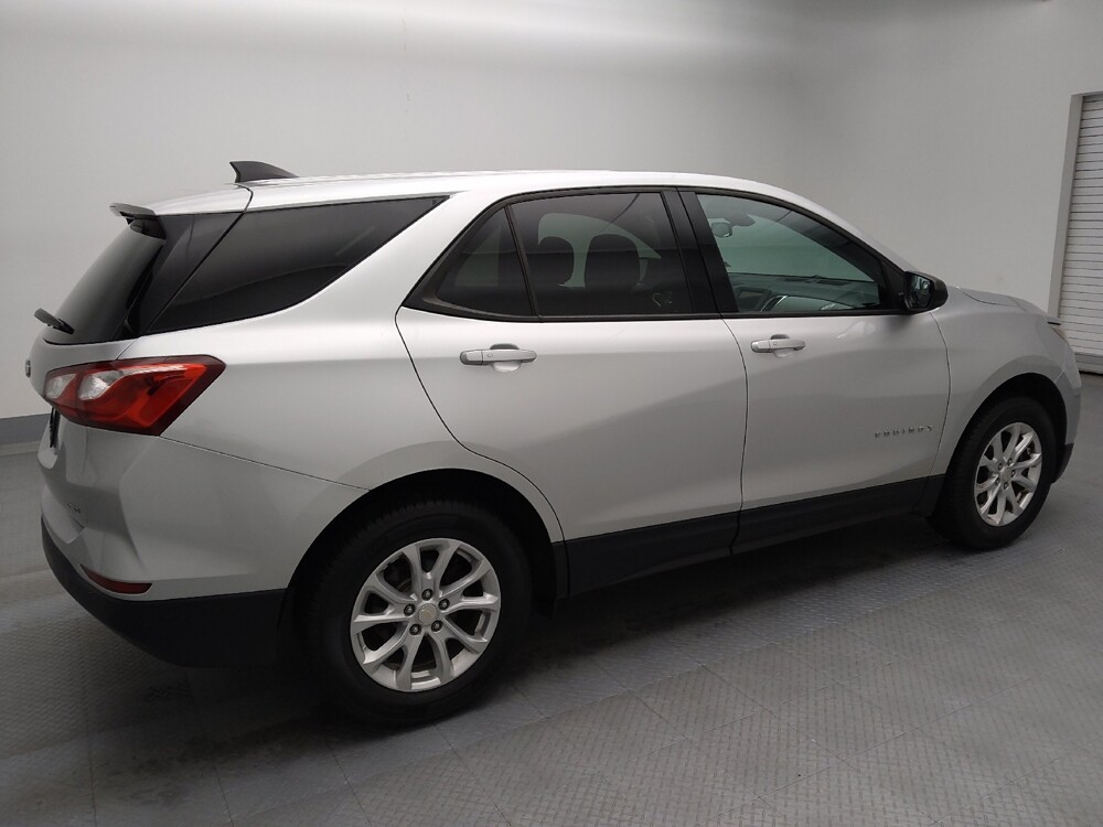 2019 Chevrolet Equinox in Lakewood, CO 80215 - 18097133 10