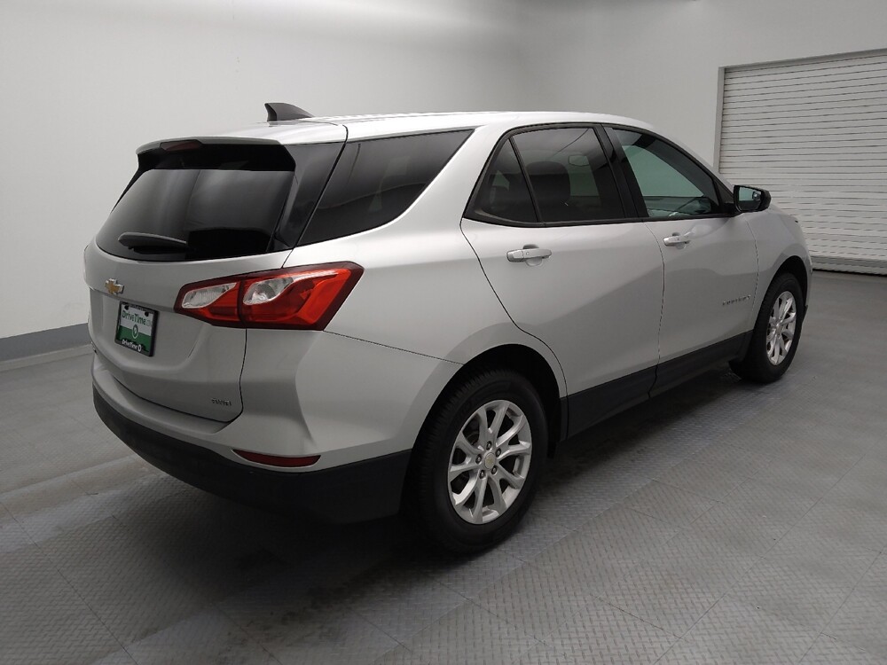 2019 Chevrolet Equinox in Lakewood, CO 80215 - 18097133 9