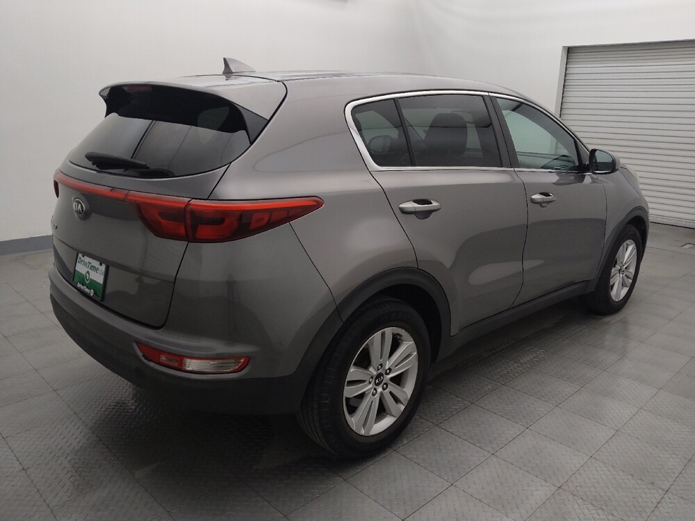 2017 Kia Sportage in Houston, TX 77034 - 18097141 9