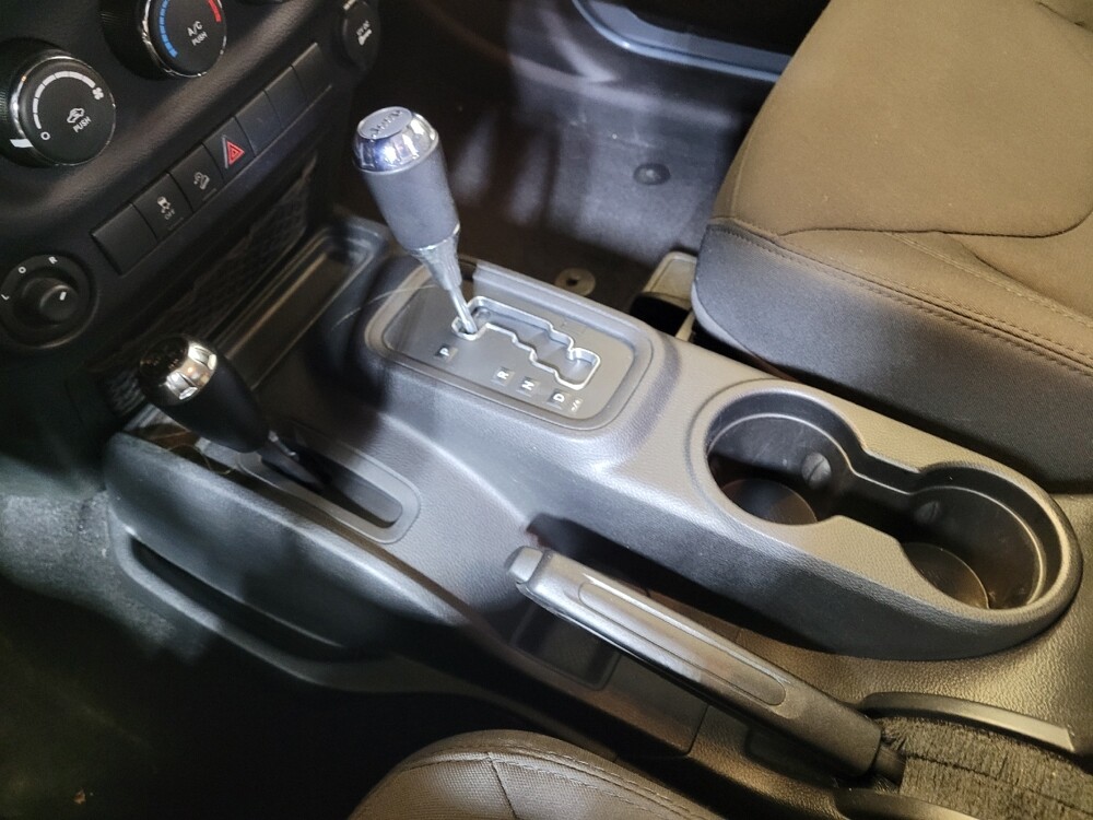 2015 Jeep Wrangler in Fairfield, OH 45014 - 18097144 26