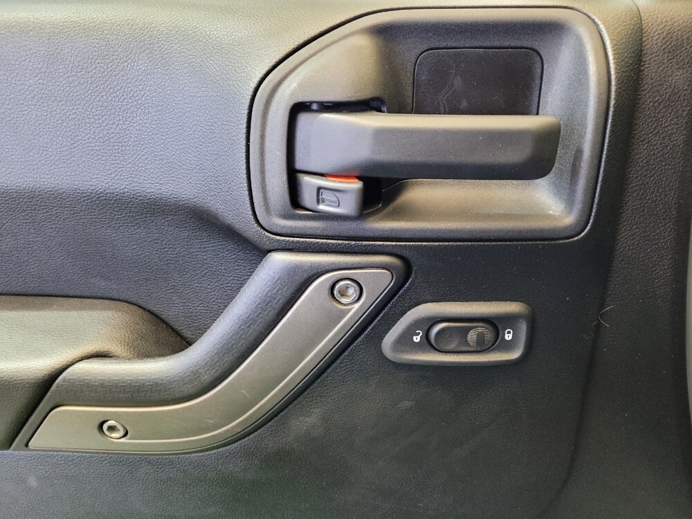 2015 Jeep Wrangler in Fairfield, OH 45014 - 18097144 27