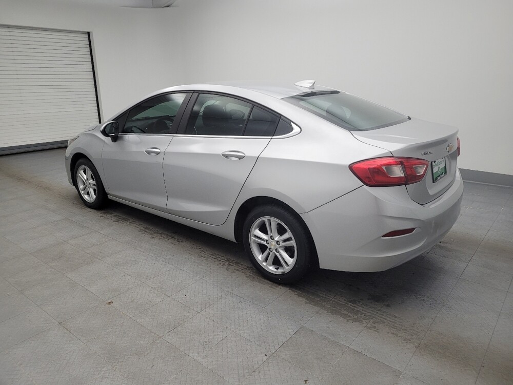 2018 Chevrolet Cruze in Fairfield, OH 45014 - 18097156 3