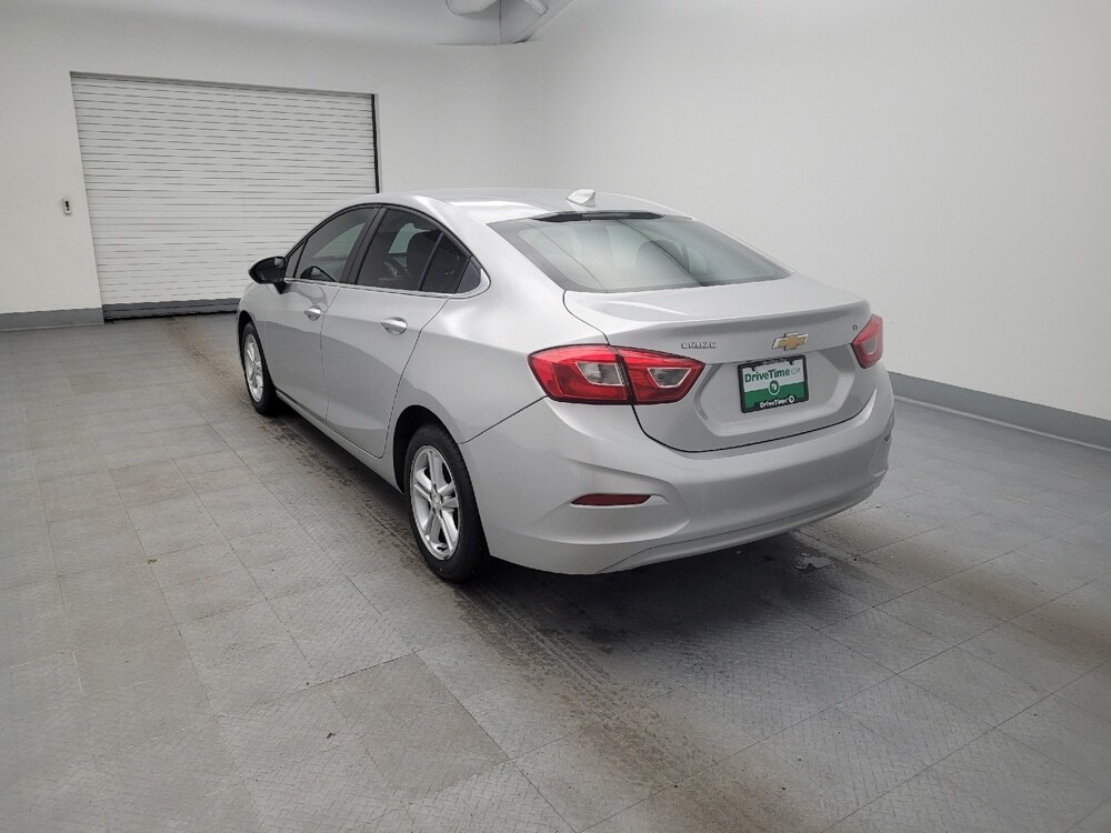 2018 Chevrolet Cruze in Fairfield, OH 45014 - 18097156 5