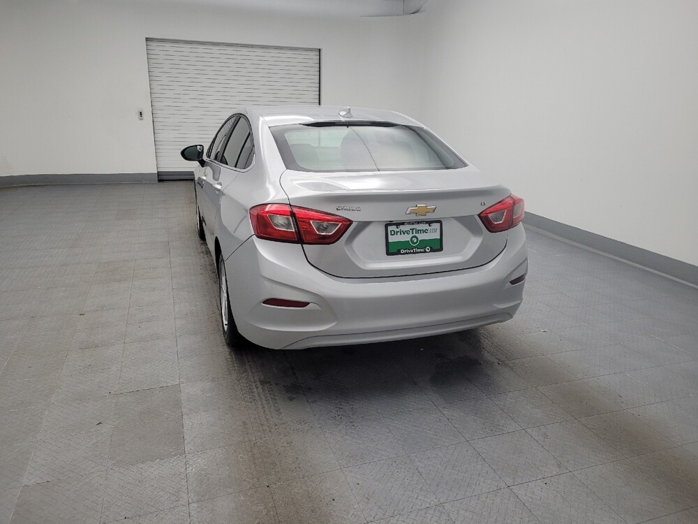 2018 Chevrolet Cruze in Fairfield, OH 45014 - 18097156 6