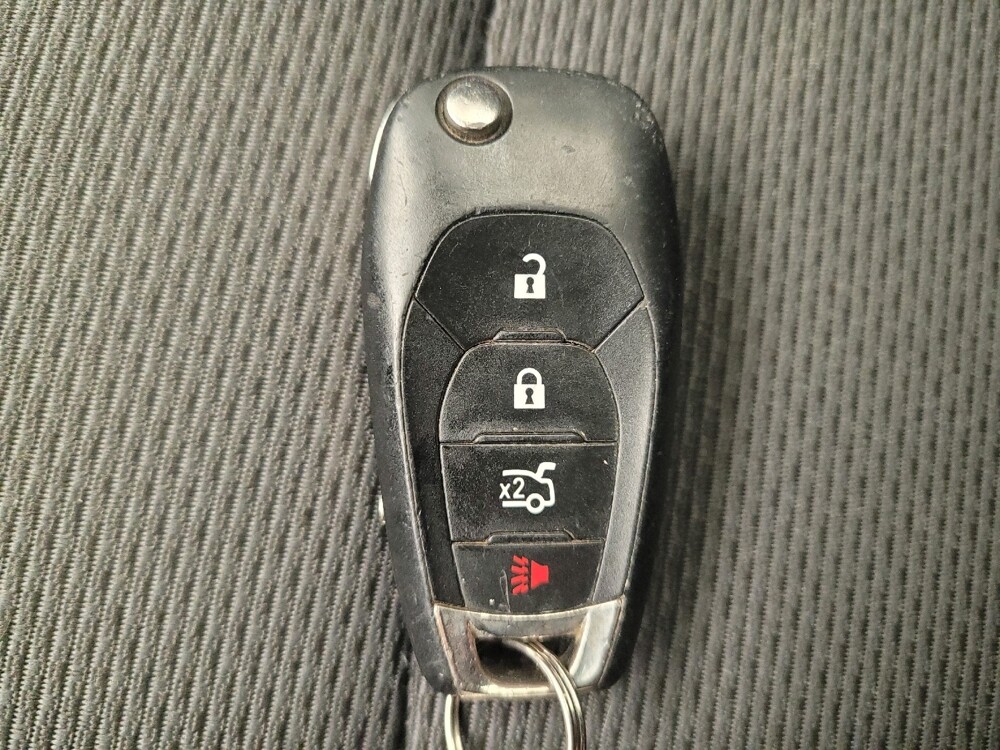 2018 Chevrolet Cruze in Fairfield, OH 45014 - 18097156 32