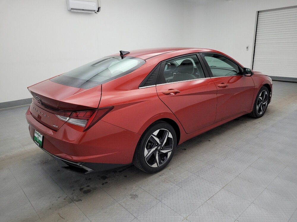 2021 Hyundai Elantra in Fairfield, OH 45014 - 18097157 10