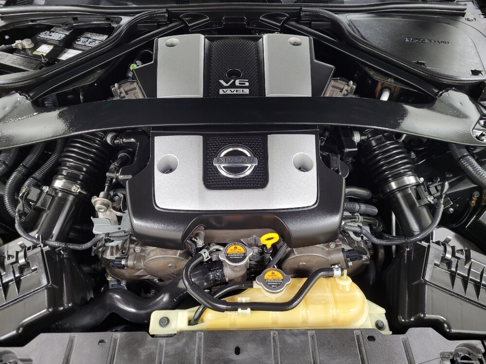 2014 Nissan 370Z in Pittsburgh, PA 15236 - 18097162 30