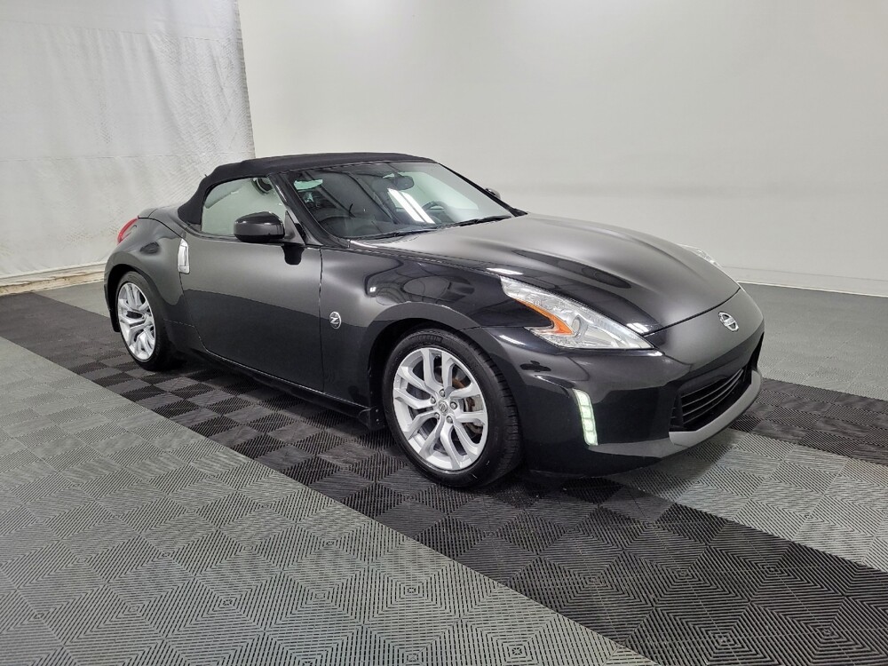 2014 Nissan 370Z in Pittsburgh, PA 15236 - 18097162 11