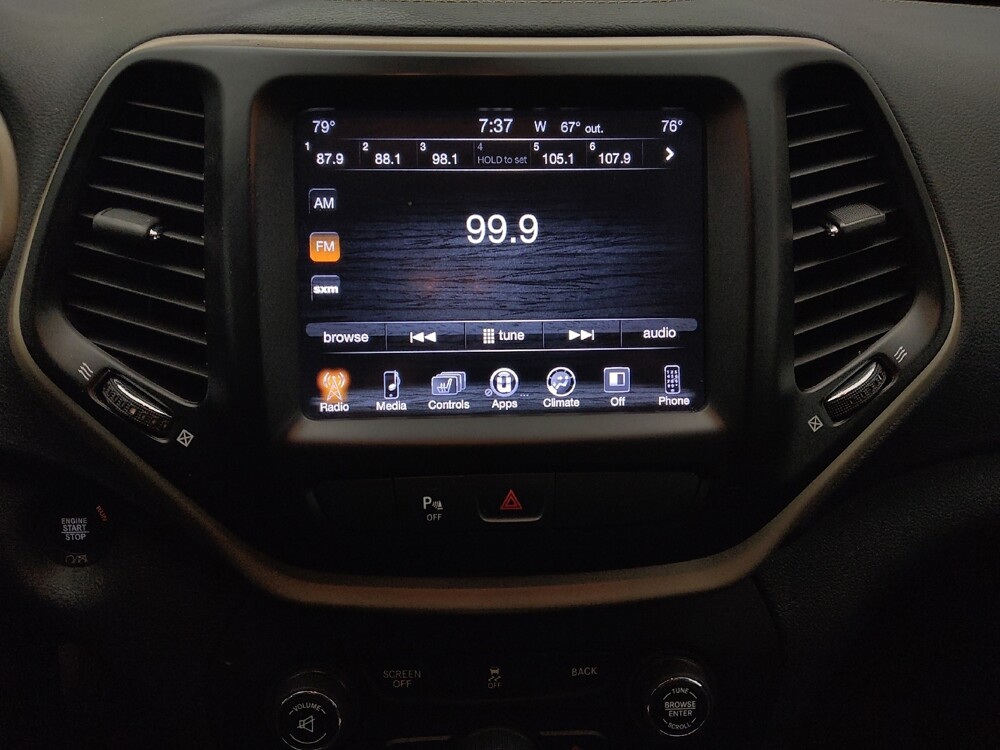 2018 Jeep Cherokee in Topeka, KS 66611 - 18097165 25