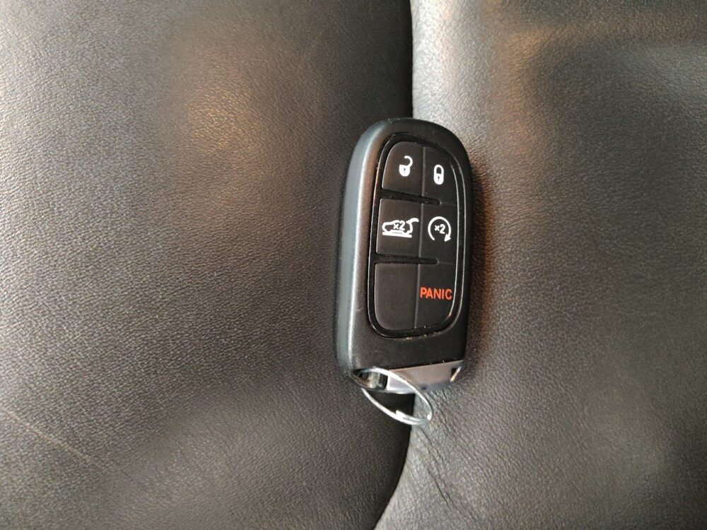 2018 Jeep Cherokee in Topeka, KS 66611 - 18097165 32