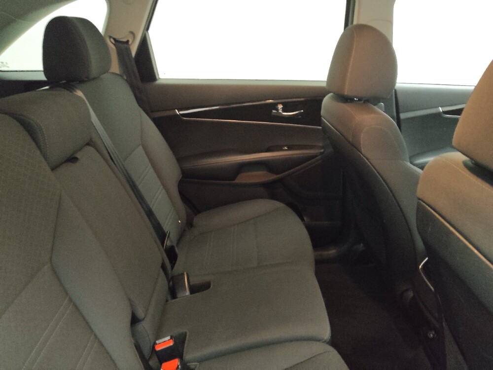 2020 Kia Sorento in Lombard, IL 60148 - 18097167 19
