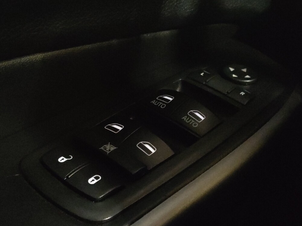 2019 Jeep Cherokee in Fayetteville, NC 28304 - 18097173 27