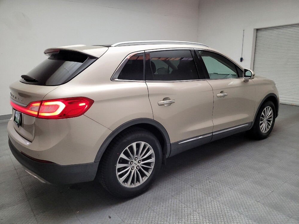 2017 Lincoln MKX in Downey, CA 90241 - 18097194 10