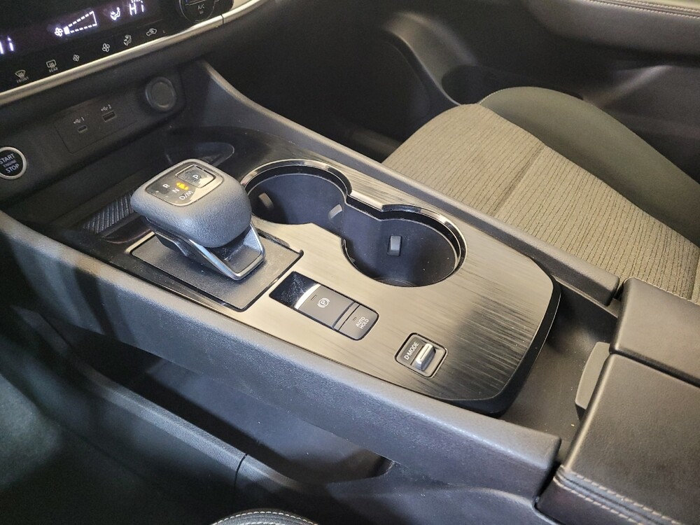 2021 Nissan Rogue in Fairfield, OH 45014 - 18097197 26