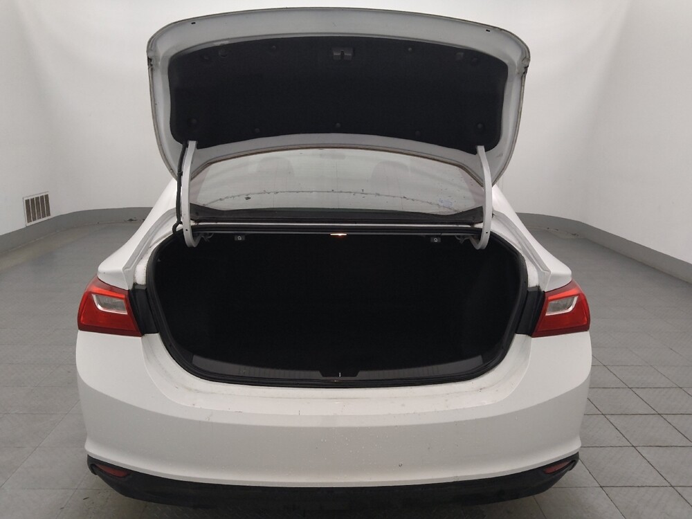 2018 Chevrolet Malibu in Bradenton, FL 34207 - 18097199 29