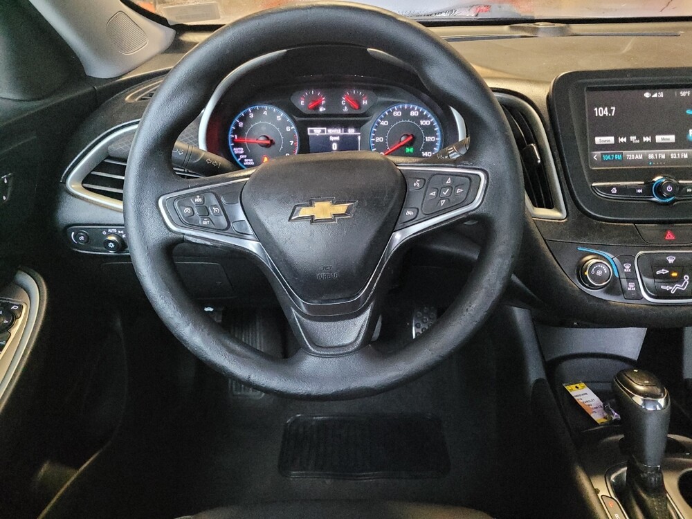 2018 Chevrolet Malibu in Bradenton, FL 34207 - 18097199 22