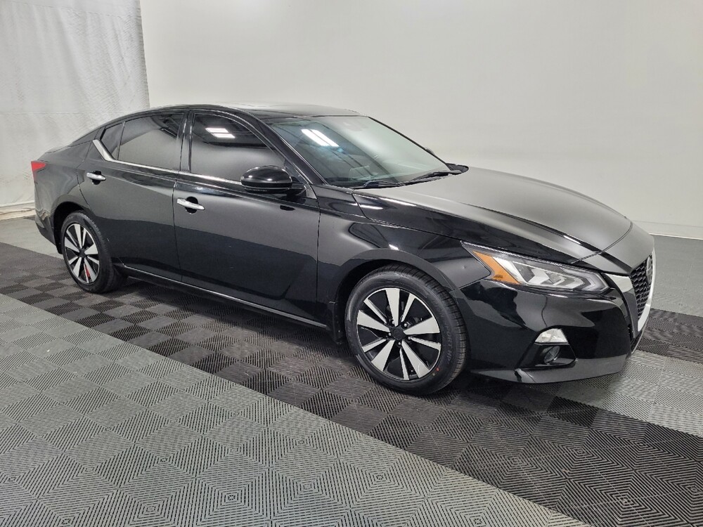2019 Nissan Altima in Pittsburgh, PA 15236 - 18097204 11