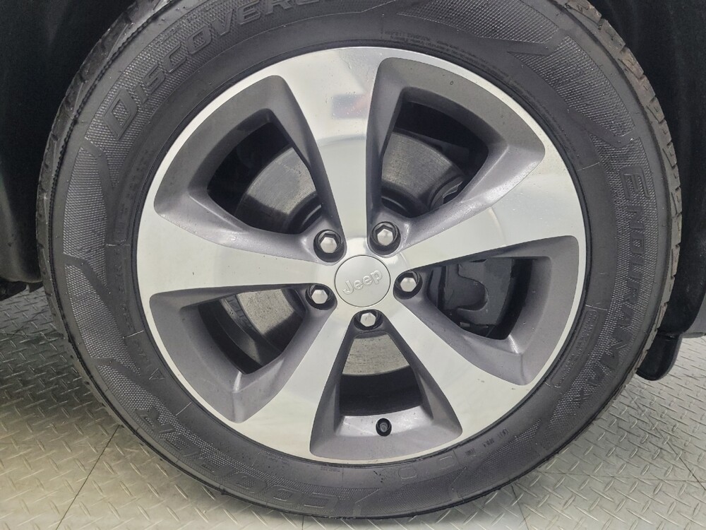 2019 Jeep Cherokee in Indianapolis, IN 46222 - 18097212 31