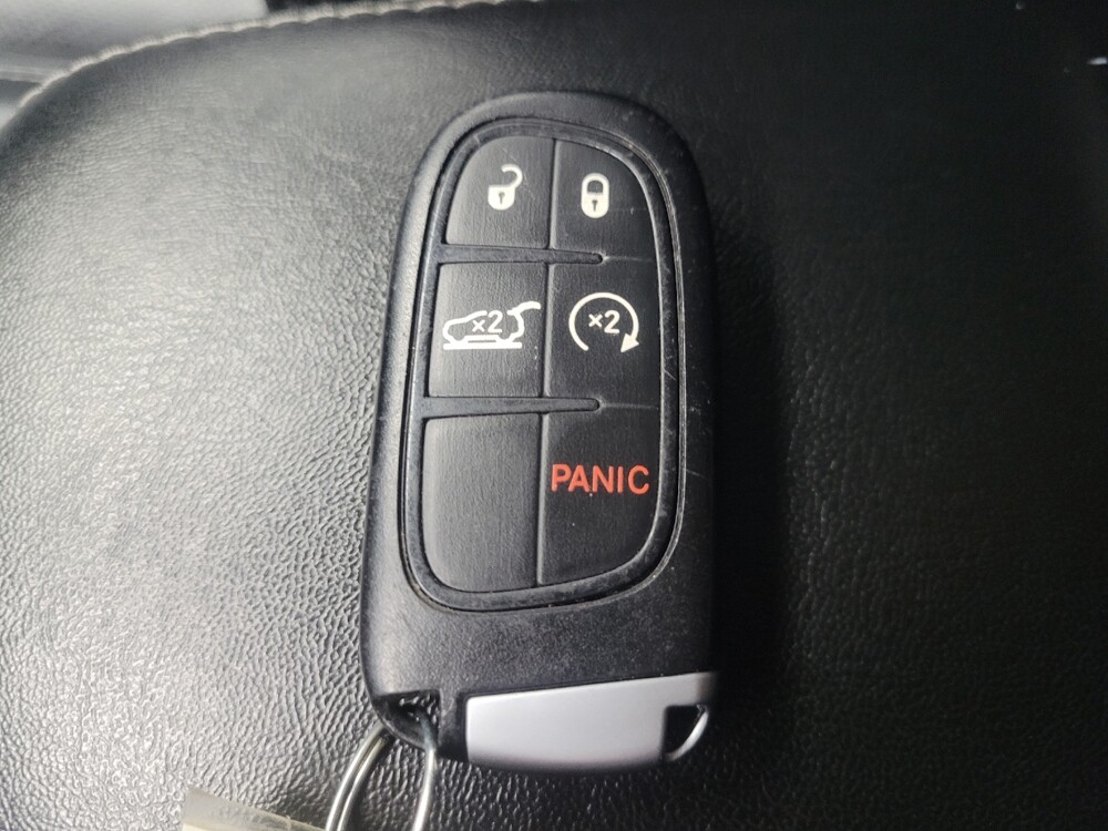 2019 Jeep Cherokee in Indianapolis, IN 46222 - 18097212 32