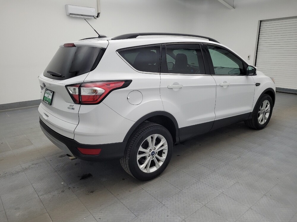 2018 Ford Escape in Fairfield, OH 45014 - 18097214 10