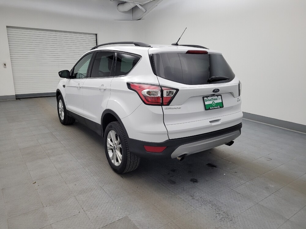 2018 Ford Escape in Fairfield, OH 45014 - 18097214 5