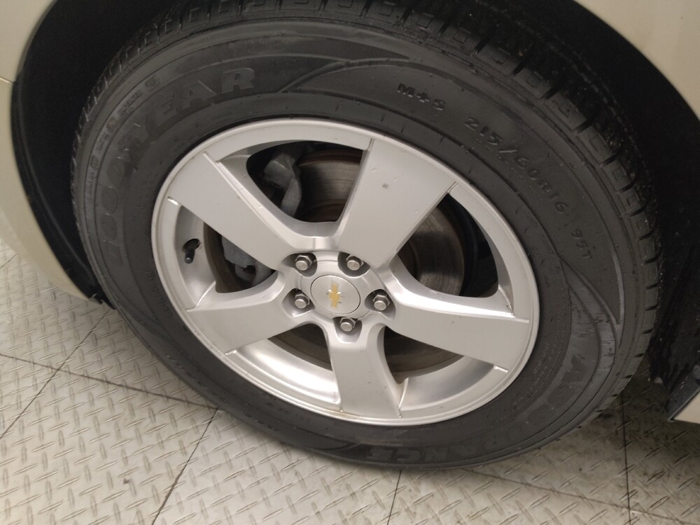 2015 Chevrolet Cruze in Peoria, IL 61615 - 18097217 31