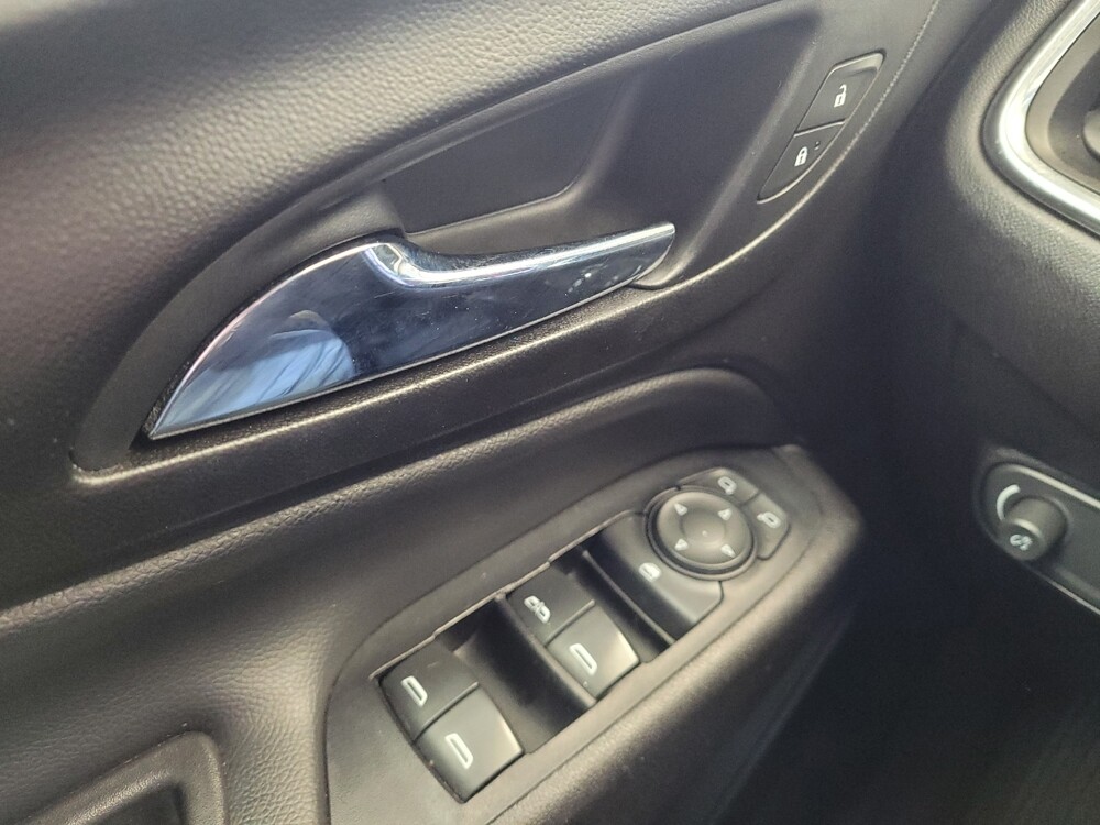 2019 Chevrolet Equinox in Fairfield, OH 45014 - 18097222 27