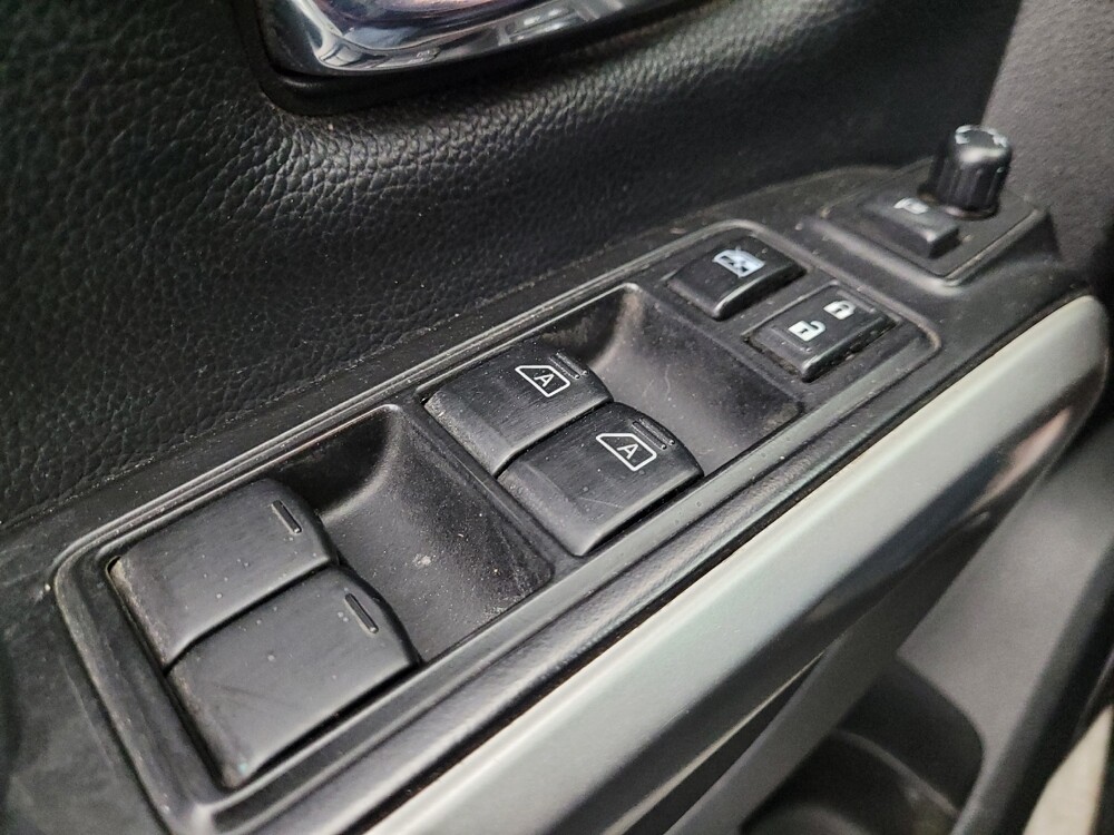 2017 Nissan Titan in Mesa, AZ 85210 - 18097226 27