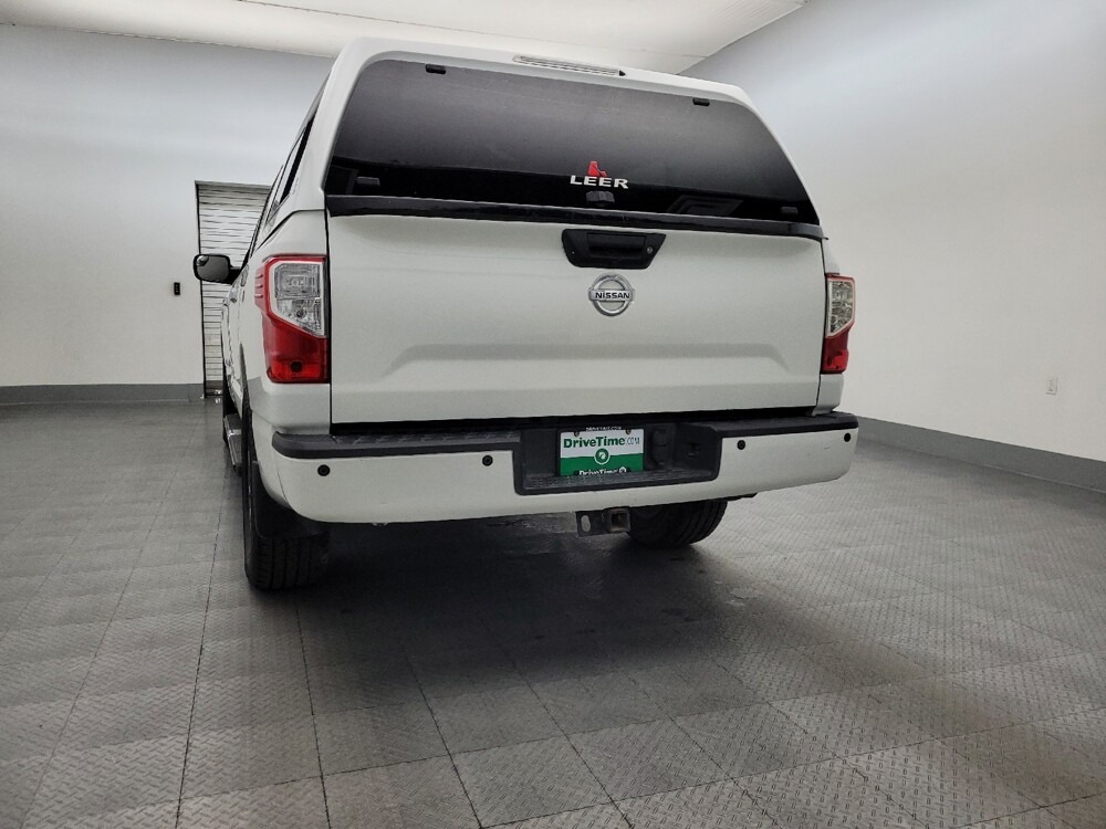2017 Nissan Titan in Mesa, AZ 85210 - 18097226 6