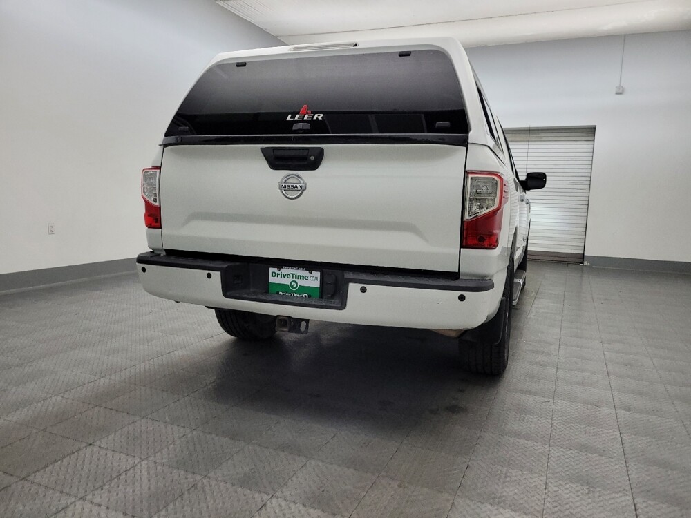 2017 Nissan Titan in Mesa, AZ 85210 - 18097226 7