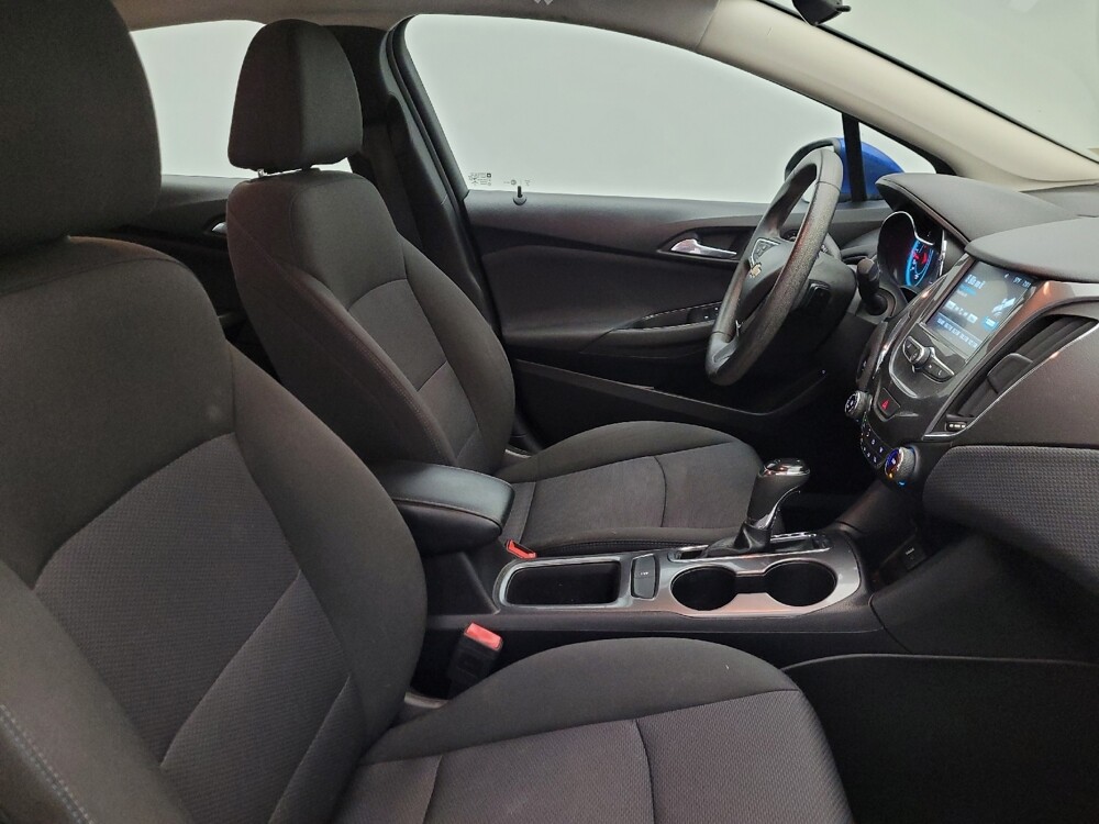 2018 Chevrolet Cruze in Mesa, AZ 85210 - 18097227 21